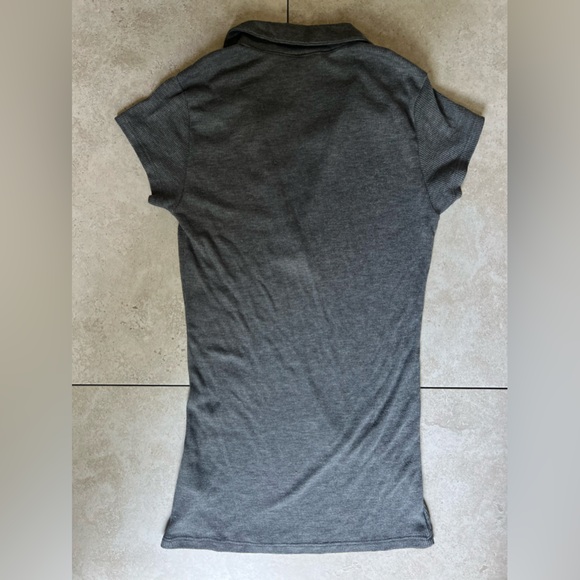 Guess Women’s T-shirt 
Size: M - Picture 3 of 4